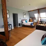 Stow House 4*