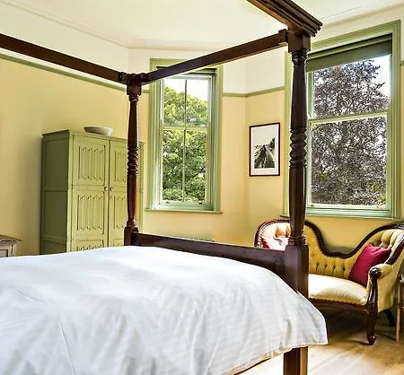Stow House 4*