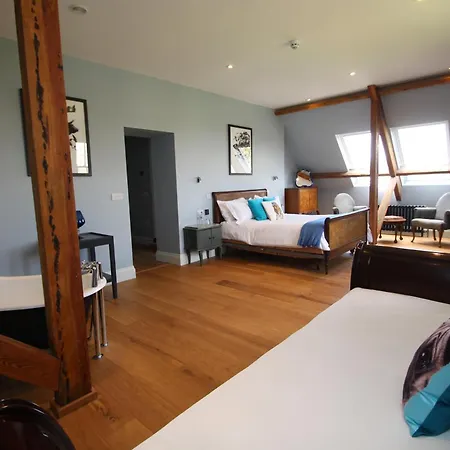 Stow House 4*