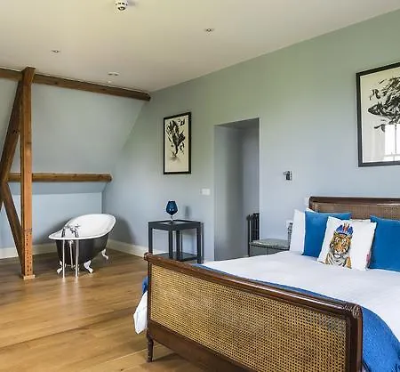 Stow House 4*